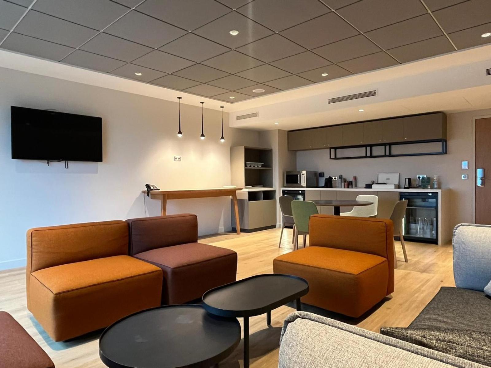 Paris Cdg Airport An Ihg 4*